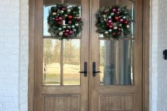 Front-Door-for-Christmas-at-Pickwick-Place