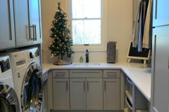 Christmas-Decor-in-the-laundry-at-The-Woodford