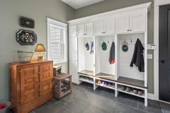 883-Mudroom built-in storage