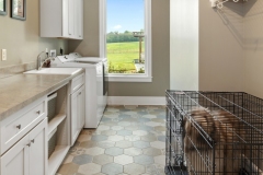 Bauern-Haus-Mudroom-and-Dog-Area